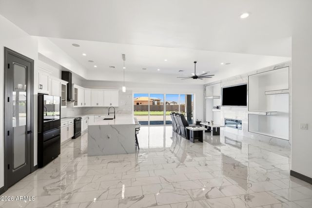23532 W Jomax Road, Wittmann, AZ 85361