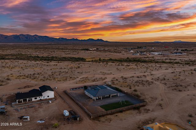 23532 W Jomax Road, Wittmann, AZ 85361