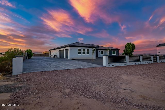23532 W Jomax Road, Wittmann, AZ 85361