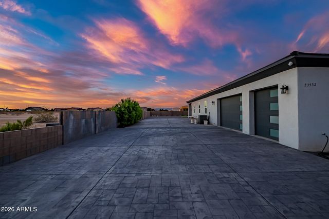 23532 W Jomax Road, Wittmann, AZ 85361