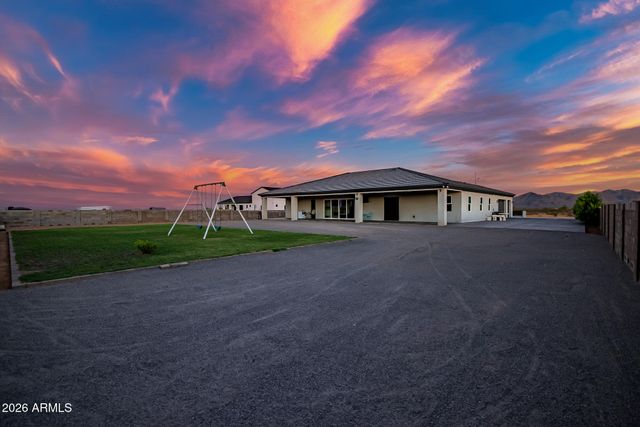 23532 W Jomax Road, Wittmann, AZ 85361