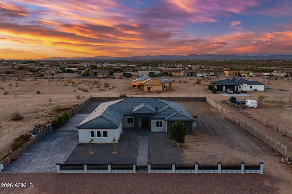 23532 W Jomax Road, Wittmann, AZ 85361 — photo 4
