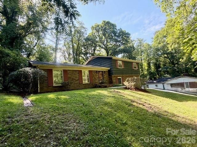 845 Cherokee Place SW, Lenoir, NC 28645