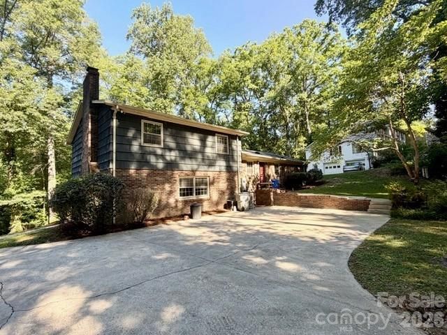 845 Cherokee Place SW, Lenoir, NC 28645