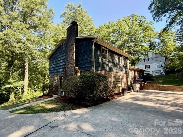 845 Cherokee Place SW, Lenoir, NC 28645
