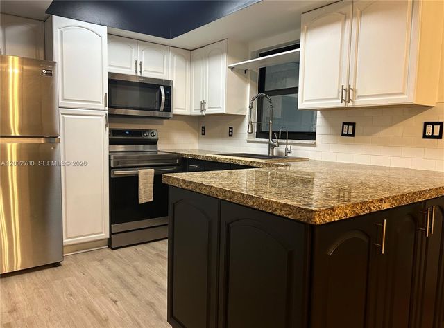 10 Laredo Pl NA, Davie, FL 33324