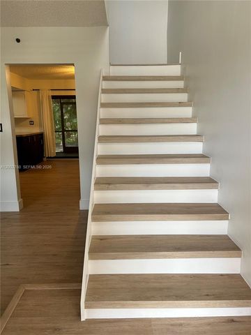 10 Laredo Pl NA, Davie, FL 33324