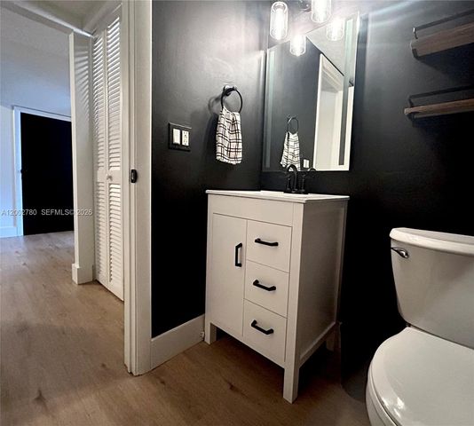 10 Laredo Pl NA, Davie, FL 33324