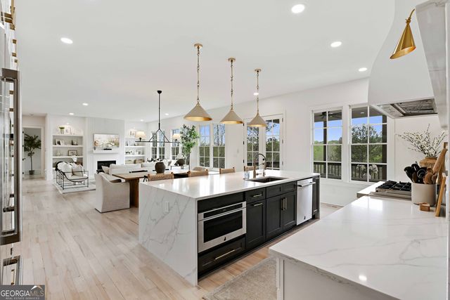 3170 Glastonbury Lane, Suwanee, GA 30024