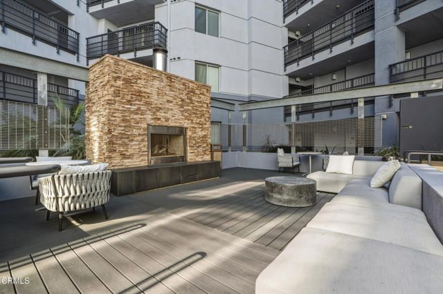 629 Traction Avenue 105, Los Angeles, CA 90013