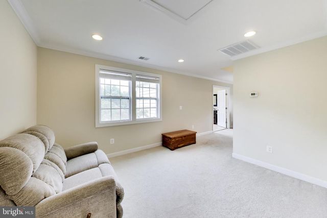 7126 WAYNE DR, Annandale, VA 22003