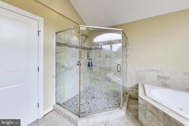 7126 WAYNE DR, Annandale, VA 22003