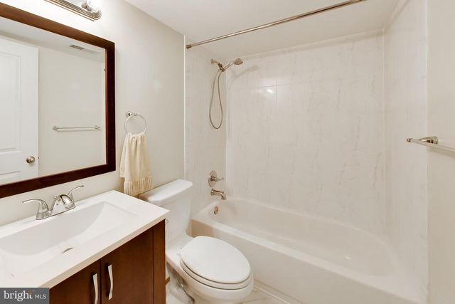 7126 WAYNE DR, Annandale, VA 22003