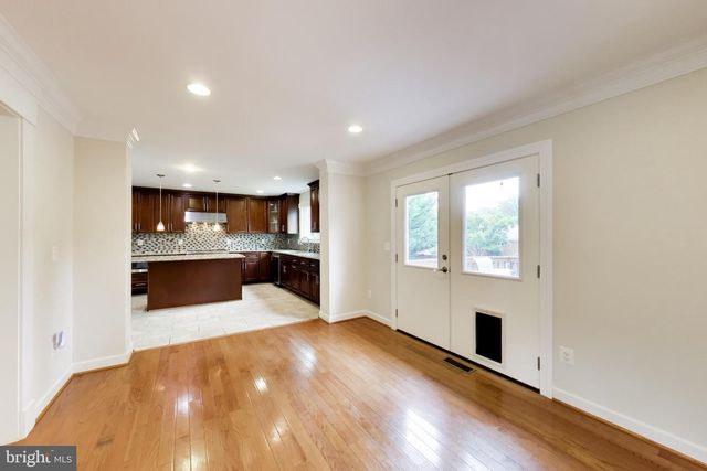 7126 WAYNE DR, Annandale, VA 22003