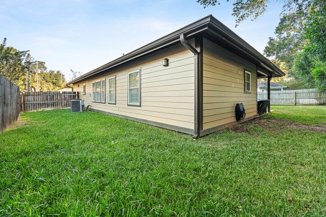 12518 Gulf Coast Drive, Willis, TX 77378