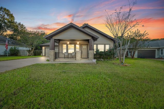 12518 Gulf Coast Drive, Willis, TX 77378