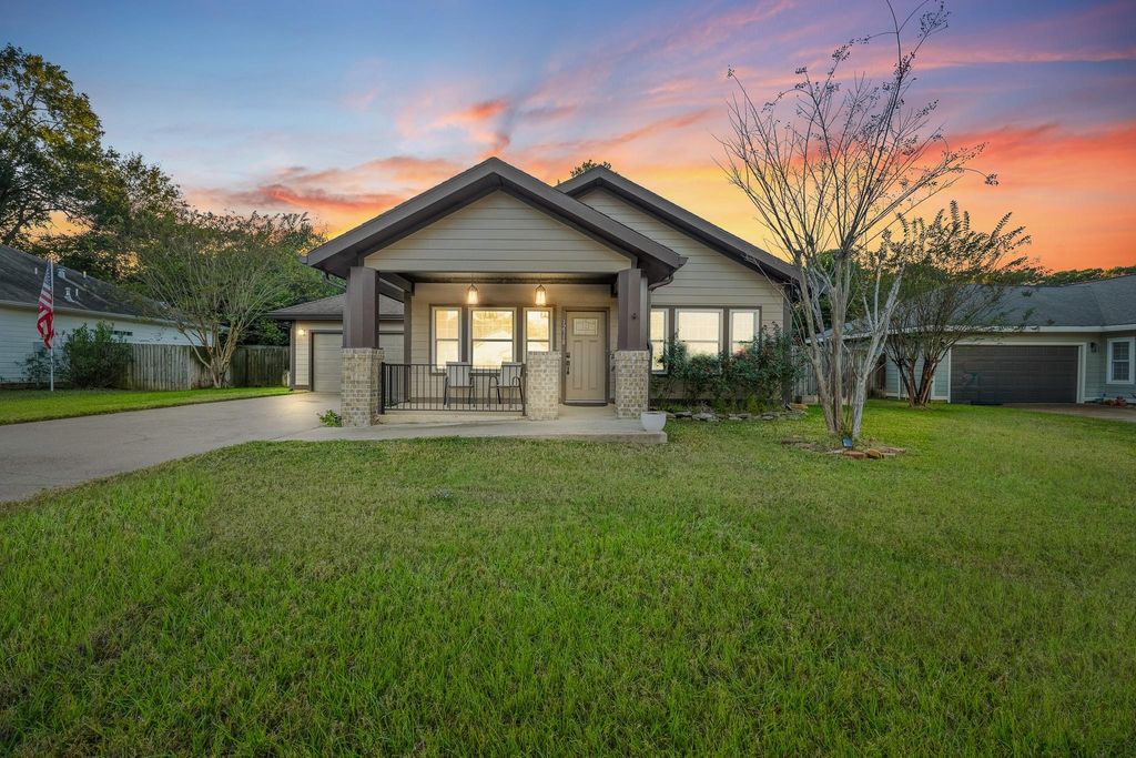 12518 Gulf Coast Drive, Willis, TX 77378