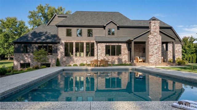 1 TBB Hawthorne I @ Manor Hill, Town And Country, MO 63131