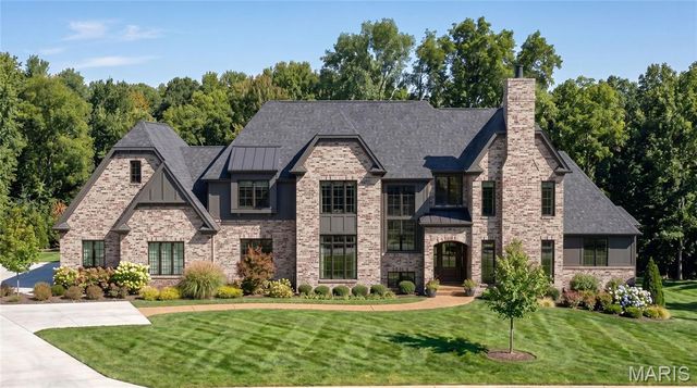 1 TBB Hawthorne I @ Manor Hill, Town And Country, MO 63131
