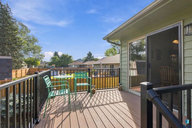 606 Chestnut St Street, Harrisburg, SD 57032
