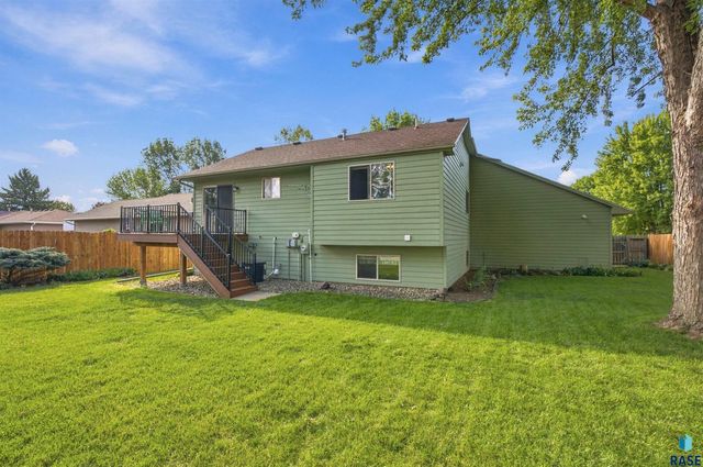 606 Chestnut St Street, Harrisburg, SD 57032
