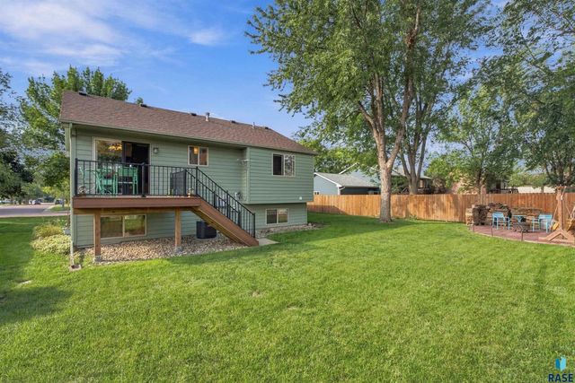 606 Chestnut St Street, Harrisburg, SD 57032