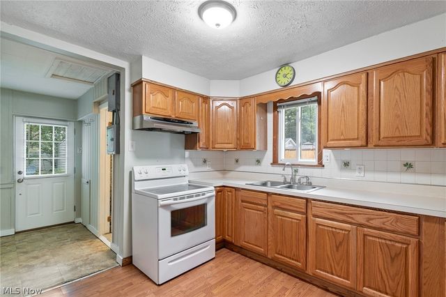 6243 Iroquois Trail, Mentor, OH 44060