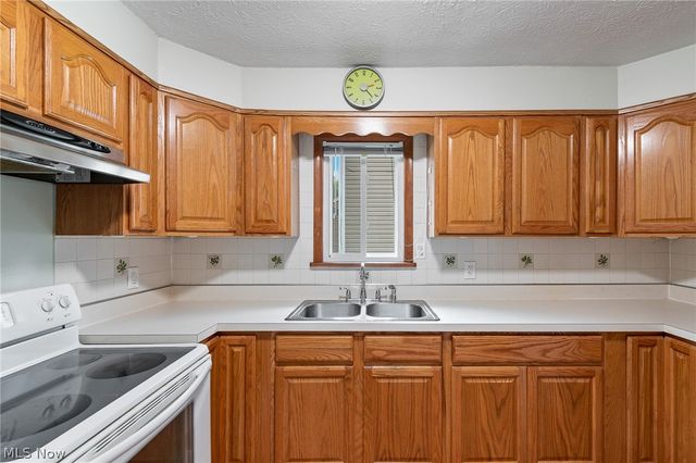 6243 Iroquois Trail, Mentor, OH 44060