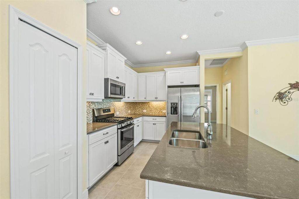 Image 11 of property listing at 243 CASSANO DRIVE, Nokomis, FL 34275