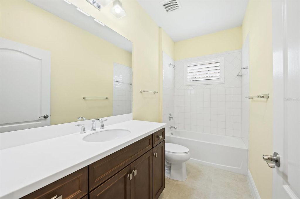 Image 28 of property listing at 243 CASSANO DRIVE, Nokomis, FL 34275