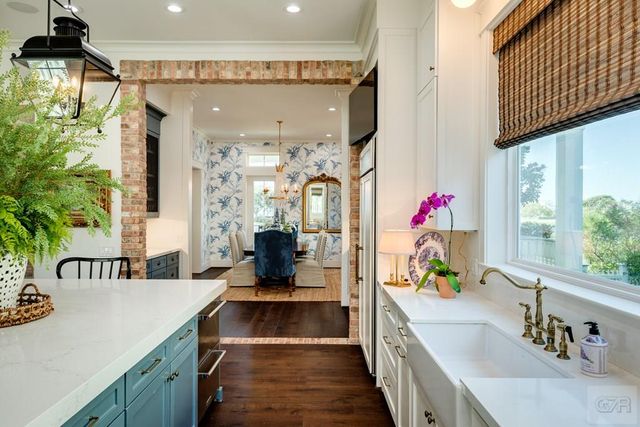 7 Caroline, Galveston, TX 77554