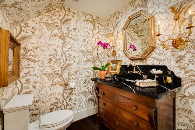 7 Caroline, Galveston, TX 77554