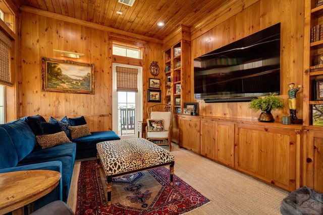 7 Caroline, Galveston, TX 77554