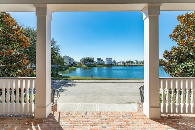 7 Caroline, Galveston, TX 77554