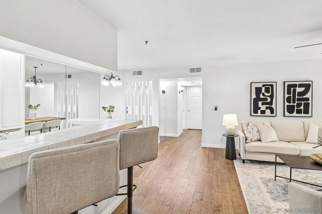 5745 Friars 73, San Diego, CA 92110