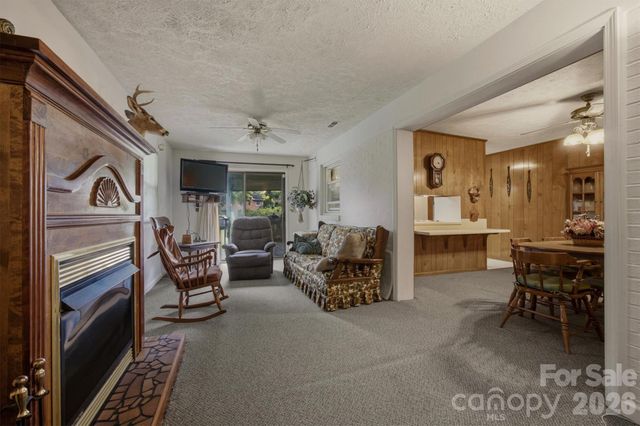 2711 Fairway Acres Circle, Lenoir, NC 28645