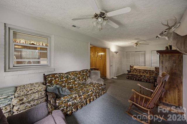 2711 Fairway Acres Circle, Lenoir, NC 28645