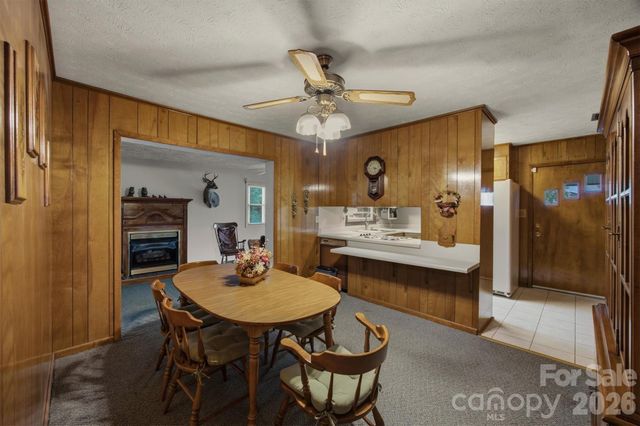 2711 Fairway Acres Circle, Lenoir, NC 28645