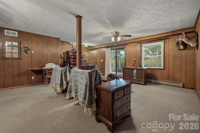 2711 Fairway Acres Circle, Lenoir, NC 28645
