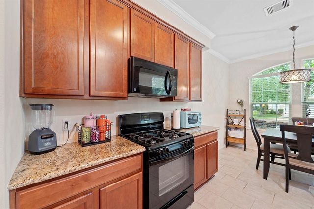 2816 Sand Dune Dr, Seabrook, TX 77586