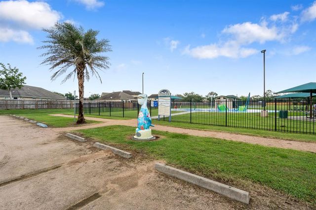 2816 Sand Dune Dr, Seabrook, TX 77586
