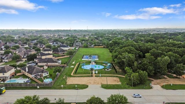 2816 Sand Dune Dr, Seabrook, TX 77586
