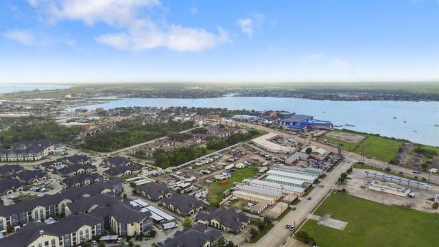 2816 Sand Dune Dr, Seabrook, TX 77586