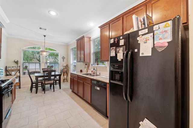 2816 Sand Dune Dr, Seabrook, TX 77586