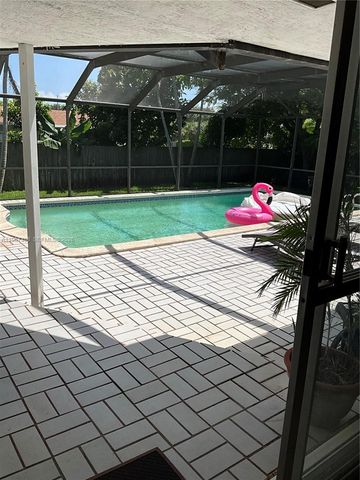 9260 SW 176th St, Palmetto Bay, FL 33157