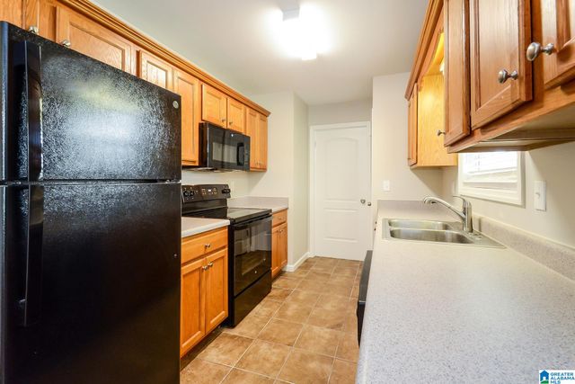 212 QUAIL HOLLOW ROAD, Warrior, AL 35180