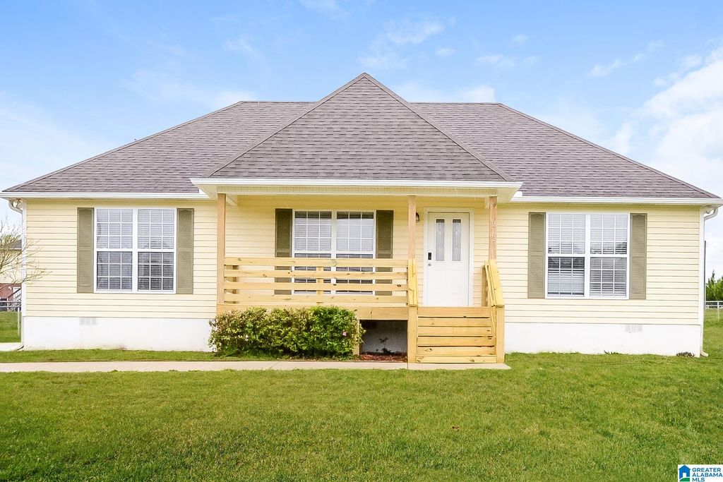 212 QUAIL HOLLOW ROAD, Warrior, AL 35180