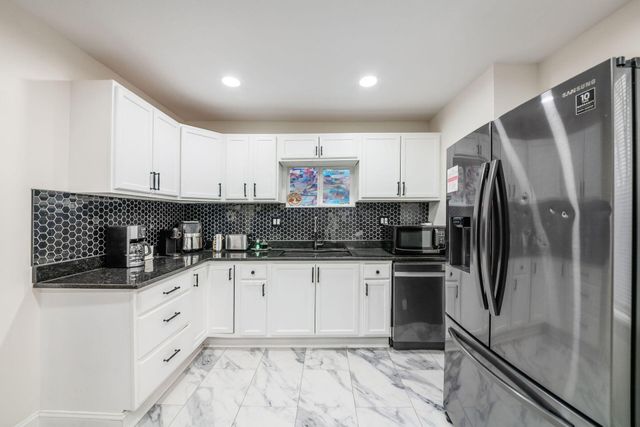 1450 Briarwood Avenue, Columbus, OH 43211