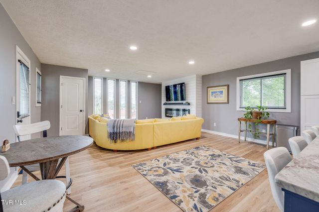 2440 Rivermont Drive, Kingsport, TN 37660