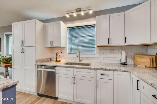 2440 Rivermont Drive, Kingsport, TN 37660